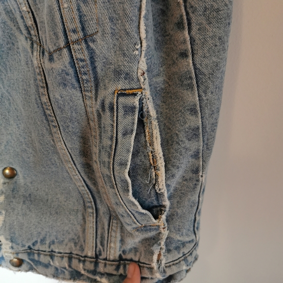 VINTAGE | Sherpa lined denim vest - Picture 4 of 7